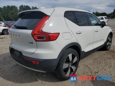 Trzecie zdjęcie samochodu z tyłu: 2019 VOLVO XC40 T5 MOMENTUM VIN:YV4162UK5K2111660 - miniatura