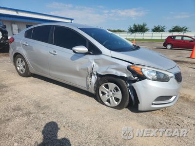 Czwarte zdjęcie samochodu z boku: 2016 KIA FORTE LX VIN:KNAFK4A65G5569919 - miniatura