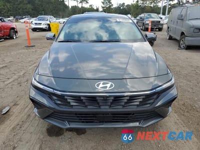 Piąte zdjęcie samochodu w środku: 2024 HYUNDAI ELANTRA LIMITED VIN:KMHLP4DG4RU647459 - miniatura