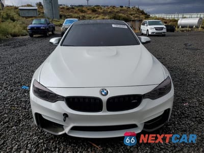Piąte zdjęcie samochodu w środku: 2017 BMW M4 VIN:WBS3R9C53HK709559 - miniatura