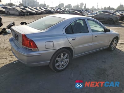 Trzecie zdjęcie samochodu z tyłu: 2006 VOLVO S60 2.5T VIN:YV1RS592762542593 - miniatura