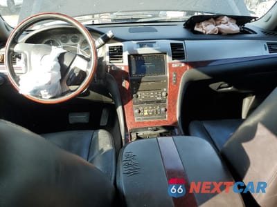 Zdjęcie 8 z 16 samochodu: 2010 CADILLAC ESCALADE ESV LUXURY VIN:1GYUKHEFXAR227839 - miniatura