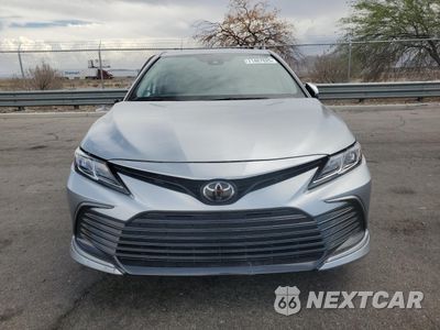Piąte zdjęcie samochodu w środku: 2023 TOYOTA CAMRY LE VIN:4T1C11AK9PU185101 - miniatura