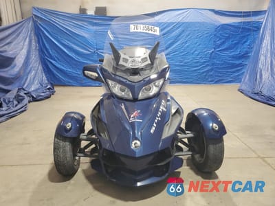 Drugie zdjęcie samochodu z przodu: 2010 CAN-AM SPYDER ROADSTER RT VIN:2BXJBKC1XAV001623 - miniatura