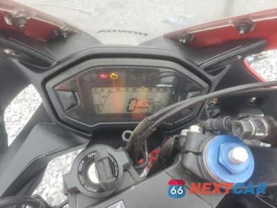 Zdjęcie 7 z 9 samochodu: 2017 HONDA CBR500 R VIN:MLHPC4468H5401402 - miniatura