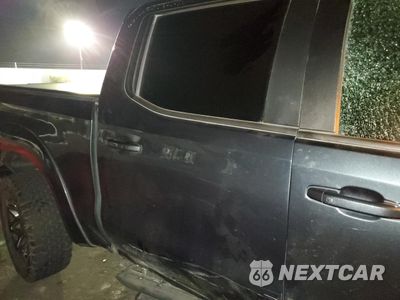 Zdjęcie 10 z 11 samochodu: 2021 CHEVROLET SILVERADO K1500 RST VIN:3GCUYEEL8MG130247 - miniatura