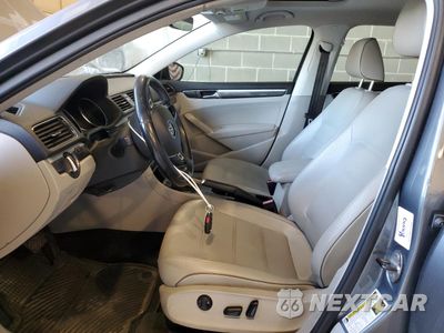Zdjęcie 7 z 12 samochodu: 2017 VOLKSWAGEN PASSAT SE VIN:1VWGT7A34HC085200 - miniatura