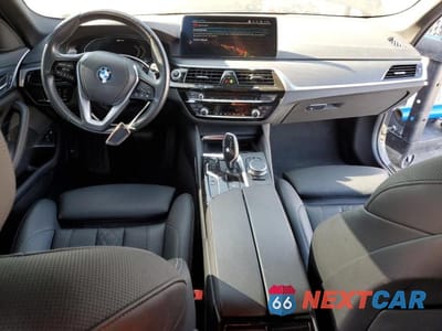 Zdjęcie 8 z 13 samochodu: 2022 BMW 530E VIN:WBA13AG00NCJ60437 - miniatura