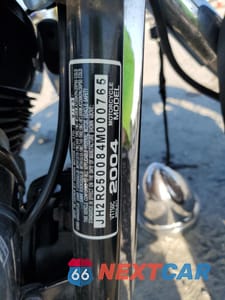 Zdjęcie 8 z 9 samochodu: 2004 HONDA VT750 C VIN:JH2RC50004M000209 - miniatura