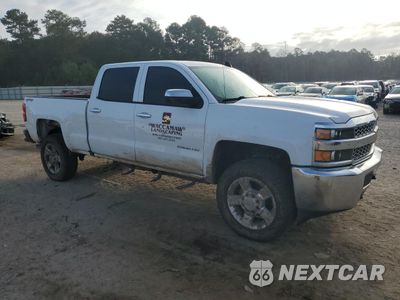 Czwarte zdjęcie samochodu z boku: 2019 CHEVROLET SILVERADO K2500 HEAVY DUTY VIN:1GC1KREG1KF179755 - miniatura