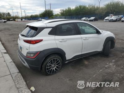 Trzecie zdjęcie samochodu z tyłu: 2022 HYUNDAI KONA SEL VIN:KM8K3CAB2NU916286 - miniatura