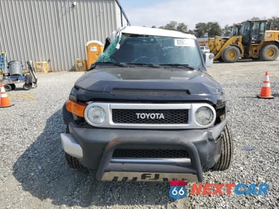 Piąte zdjęcie samochodu w środku: 2014 TOYOTA FJ CRUISER VIN:JTEZU4BF9EK013552 - miniatura