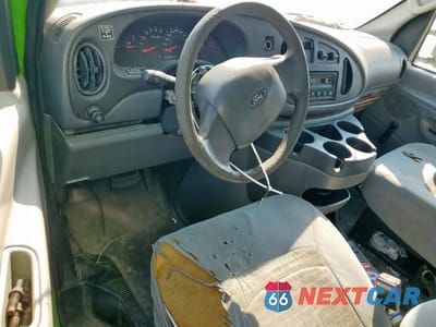 Zdjęcie 8 z 13 samochodu: 2005 FORD ECONOLINE E350 SUPER DUTY CUTAWAY VAN VIN:1FDWE35L75HB04893 - miniatura
