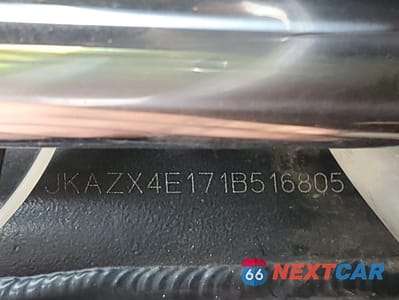 Zdjęcie 9 z 10 samochodu: 2001 KAWASAKI ZX600 E VIN:JKAZX4E171B516805 - miniatura