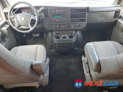 Zdjęcie 8 z 14 samochodu: 2019 CHEVROLET EXPRESS G3500 LT VIN:1GAZGPFGXK1208828 - miniatura