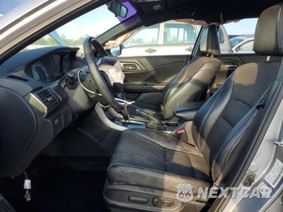 Zdjęcie 7 z 13 samochodu: 2017 HONDA ACCORD SPORT VIN:1HGCR2F50HA076584 - miniatura