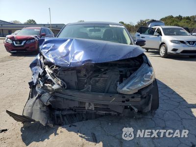 Piąte zdjęcie samochodu w środku: 2017 NISSAN SENTRA S VIN:3N1AB7AP7HY364309 - miniatura