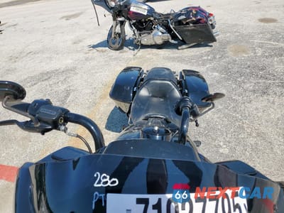 Piąte zdjęcie samochodu w środku: 2018 HARLEY-DAVIDSON FLTRXS ROAD GLIDE SPECIAL VIN:1HD1KTC1XJB614613 - miniatura