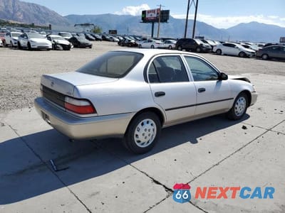 Trzecie zdjęcie samochodu z tyłu: 1996 TOYOTA COROLLA BASE VIN:2T1BA02E9TC155123 - miniatura