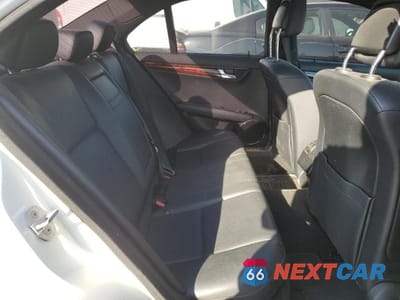 Zdjęcie 10 z 12 samochodu: 2011 MERCEDES-BENZ C 300 4MATIC VIN:WDDGF8BB4BR150661 - miniatura