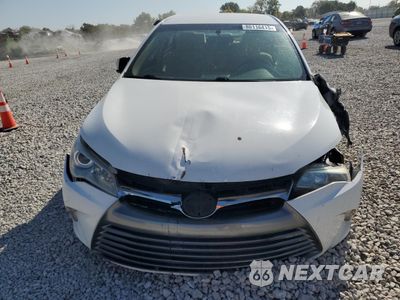 Piąte zdjęcie samochodu w środku: 2017 TOYOTA CAMRY LE VIN:4T1BF1FK1HU364028 - miniatura