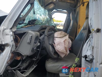 Zdjęcie 7 z 12 samochodu: 2021 FORD ECONOLINE E350 SUPER DUTY CUTAWAY VAN VIN:1FDWE3FK7MDC40601 - miniatura