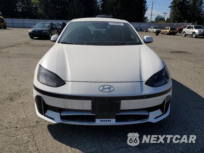 Piąte zdjęcie samochodu w środku: 2023 HYUNDAI IONIQ 6 SEL VIN:KMHM34AC5PA040888 - miniatura