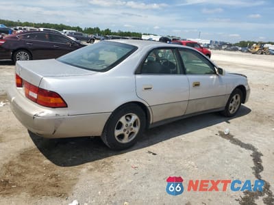 Trzecie zdjęcie samochodu z tyłu: 1997 LEXUS ES 300 VIN:JT8BF22G9V5000004 - miniatura