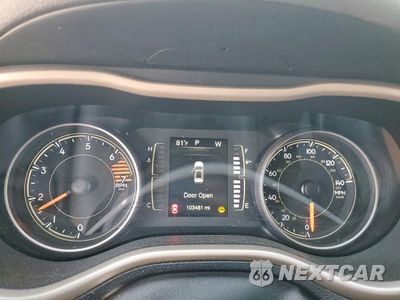 Zdjęcie 9 z 16 samochodu: 2017 JEEP CHEROKEE LATITUDE VIN:1C4PJLCB7HW641567 - miniatura