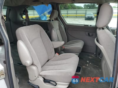 Zdjęcie 11 z 13 samochodu: 2002 CHRYSLER TOWN & COUNTRY EX VIN:2C4GP74L72R680978 - miniatura