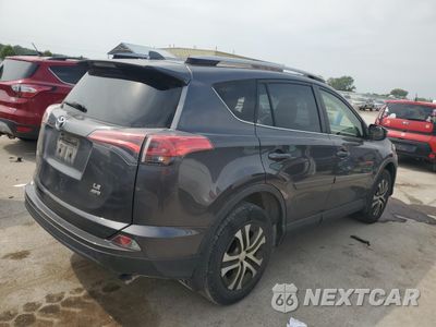 Trzecie zdjęcie samochodu z tyłu: 2018 TOYOTA RAV4 LE VIN:JTMBFREV9JJ257671 - miniatura