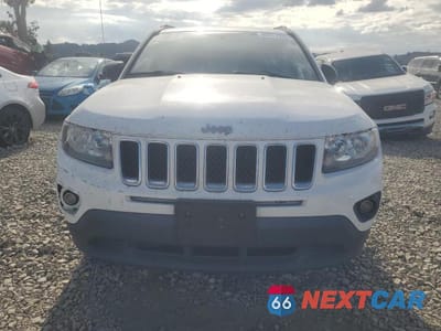 Piąte zdjęcie samochodu w środku: 2015 JEEP COMPASS SPORT VIN:1C4NJDBB4FD316852 - miniatura
