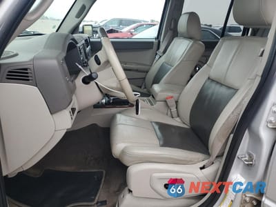 Zdjęcie 7 z 14 samochodu: 2010 JEEP COMMANDER LIMITED VIN:1J4RG5GT3AC158410 - miniatura