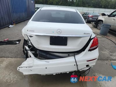 Zdjęcie 6 z 12 samochodu: 2017 MERCEDES-BENZ E 300 4MATIC VIN:WDDZF4KBXHA016987 - miniatura