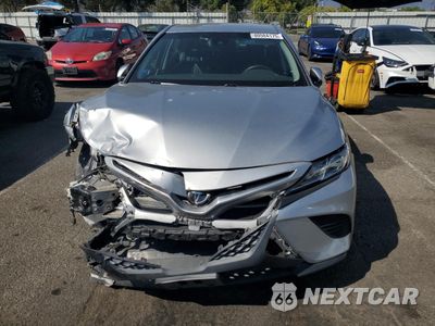 Piąte zdjęcie samochodu w środku: 2018 TOYOTA CAMRY L VIN:4T1B11HK1JU127329 - miniatura
