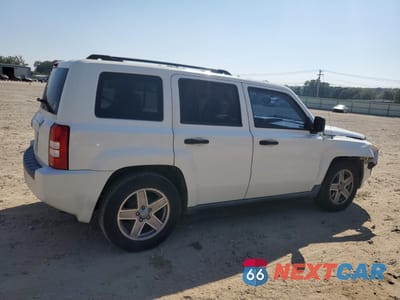 Trzecie zdjęcie samochodu z tyłu: 2008 JEEP PATRIOT SPORT VIN:1J8FT28W28D676081 - miniatura