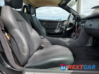 Zdjęcie 10 z 14 samochodu: 2002 MERCEDES-BENZ SLK 230 KOMPRESSOR VIN:WDBKK49F82F266754 - miniatura