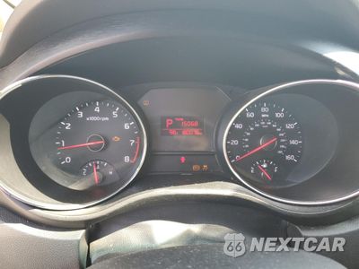 Zdjęcie 9 z 13 samochodu: 2016 KIA SEDONA LX VIN:KNDMB5C1XG6091346 - miniatura