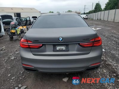 Zdjęcie 6 z 12 samochodu: 2016 BMW 750 VIN:WBA7F2C55GG420917 - miniatura