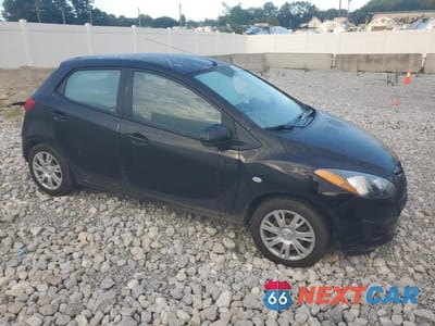 Czwarte zdjęcie samochodu z boku: 2012 MAZDA MAZDA2 VIN:JM1DE1KY5C0135720 - miniatura