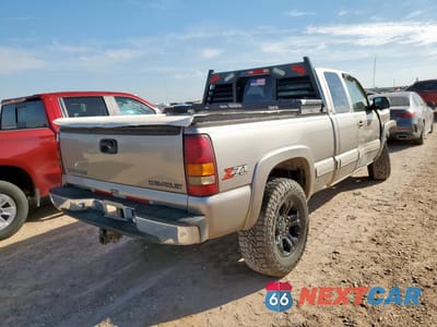 Trzecie zdjęcie samochodu z tyłu: 2000 CHEVROLET SILVERADO K1500 VIN:1GCEK19T1YZ332748 - miniatura