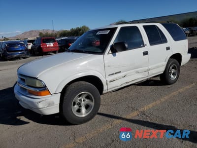 2002 CHEVROLET BLAZER 1GNCS13WX2K155912 - główne zdjęcie licytacji z USA - miniatura