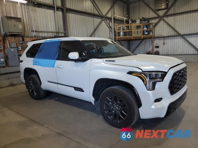 Czwarte zdjęcie samochodu z boku: 2023 TOYOTA SEQUOIA SR5 VIN:7SVAAAAA6PX001093 - miniatura