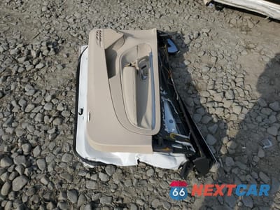 Zdjęcie 12 z 15 samochodu: 2012 VOLKSWAGEN EOS KOMFORT VIN:WVWBW7AH4CV013183 - miniatura