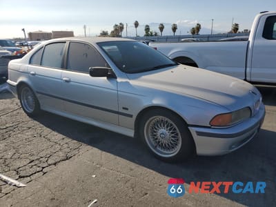 Czwarte zdjęcie samochodu z boku: 1999 BMW 528 I AUTOMATIC VIN:WBADM6342XGU03600 - miniatura