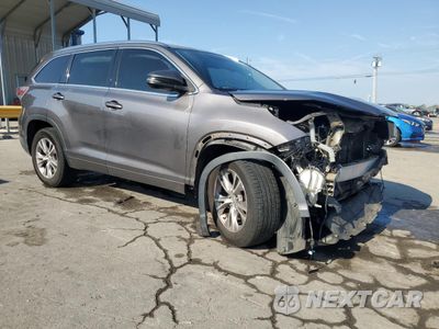 Czwarte zdjęcie samochodu z boku: 2015 TOYOTA HIGHLANDER XLE VIN:5TDKKRFHXFS054593 - miniatura