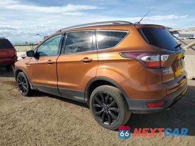 Drugie zdjęcie samochodu z przodu: 2017 FORD ESCAPE TITANIUM VIN:1FMCU0JD0HUA60072 - miniatura