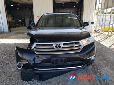 Piąte zdjęcie samochodu w środku: 2013 TOYOTA HIGHLANDER LIMITED VIN:5TDDK3EH1DS207897 - miniatura