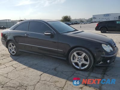 Czwarte zdjęcie samochodu z boku: 2007 MERCEDES-BENZ CLK 550 VIN:WDBTJ72H27F206772 - miniatura