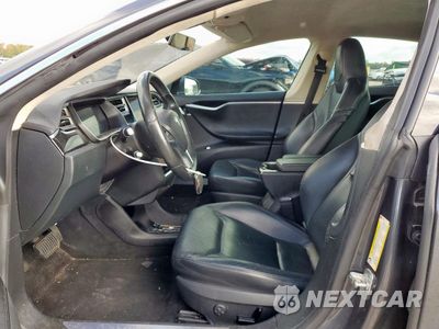 Zdjęcie 7 z 14 samochodu: 2015 TESLA MODEL S VIN:5YJSA1E24FF114924 - miniatura